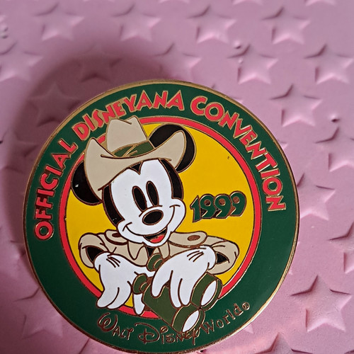Disney official disneyana - official,