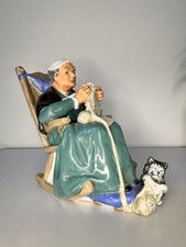 Royal Doulton Figurine “Twilight” HN2256 – 1970 – Knitting Lady & Cat – Vintage