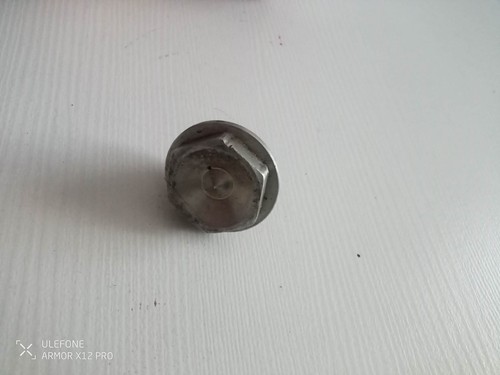 Front axle spindle - , bolt