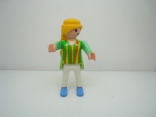 PLAYMOBIL FIGURE MAID MARION ROBIN HOOD VINTAGE 71 MM TALL  2