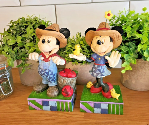 Disney traditions showcase - traditions,