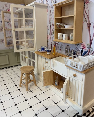 Dolls house emporium - dolls,