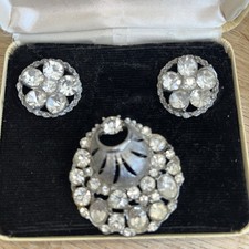 VINTAGE Kramer RHINESTONES BROOCH PIN EARRINGS Set Boxed