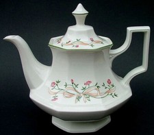 Johnson Brothers Eternal Beau Pattern 1.75pt Teapot & Lid 25cmh - Looks Unused