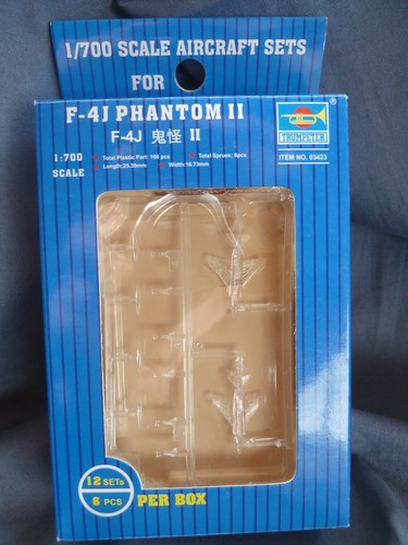 Trumpeter 700 4j phantom - trumpeter, 1/700