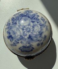 PAST TIMES blue & white TRINKET BOX approx  5cm Rare 
