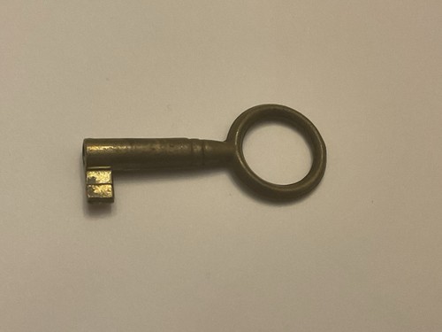 Vintage clock key - small., up