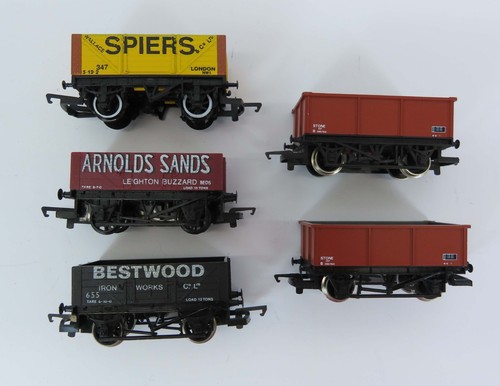 Hornby open wagons - open,