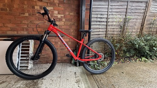 Giant talon mountain bike - mountain, red
