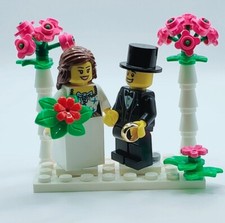 LEGO Bride & Groom Minifigure Set with Stand Flowers and Gold Ring all NEW Parts