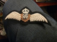 Vintage RAF Wings Brevet Fabric Queens Crown 1950s Pilot Patch Badge. 