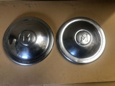 MORRIS MINOR 1000 STAINLESS STEEL HUBCAPS HUB CAPS WITH M IN CENTRE 2 OFF USED