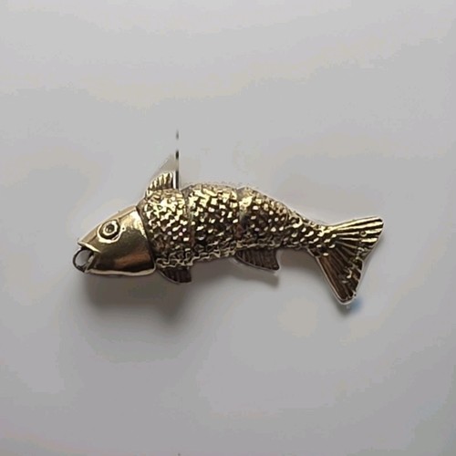 9ct gold articulated fish - gold,