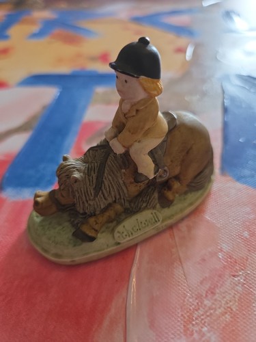Vintage thelwell figurine - vintage,