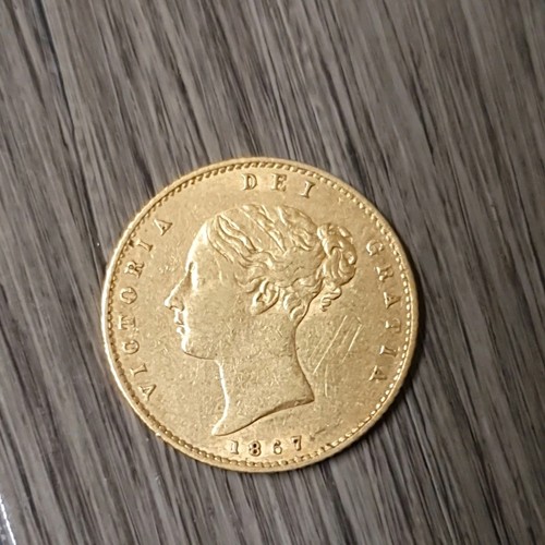 22ct gold half sovereign - gold,
