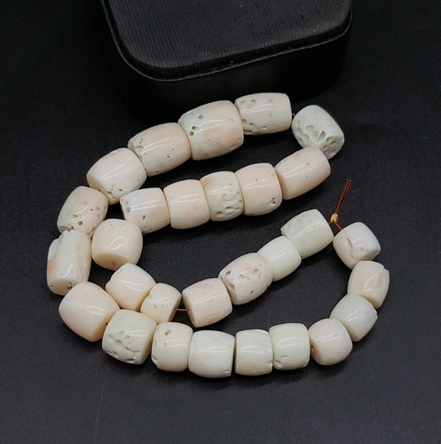 Undyed white coral loose - white,