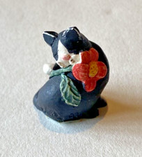 Peter Fagan Cat Collectable Small Figurine Petal Puss 1992 HS711 BlackCat Flower
