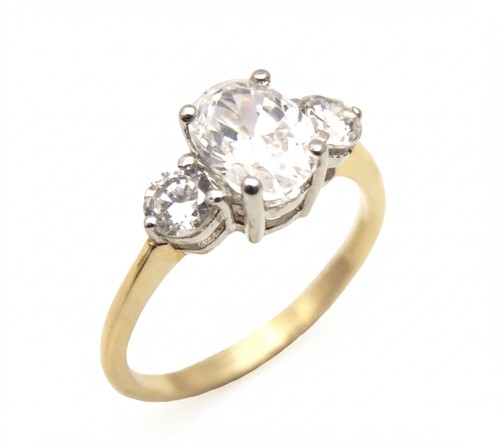 Oval and round - cut, moissanite