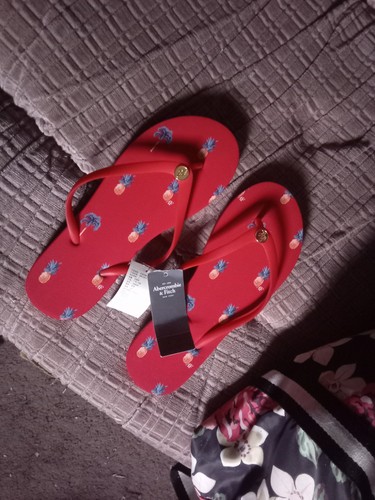 Abercrombie flip flops size - size,