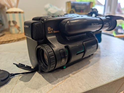Sony handycam ccd - sony, hi8