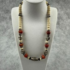 Multicolour beaded necklace with silver accents and screw clasp