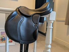 Cavaletti Monoflap Jump Saddle, Black 16" Adjustable Width