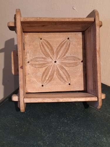 Antique norwegian primitive - antique,