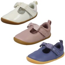 Girls Clarks 'Roamer Trim T' Leather First Shoe Pre Walkers