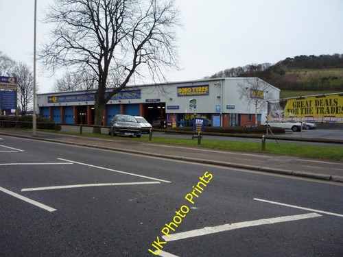 Photo 6x4 tyre - fitters, on