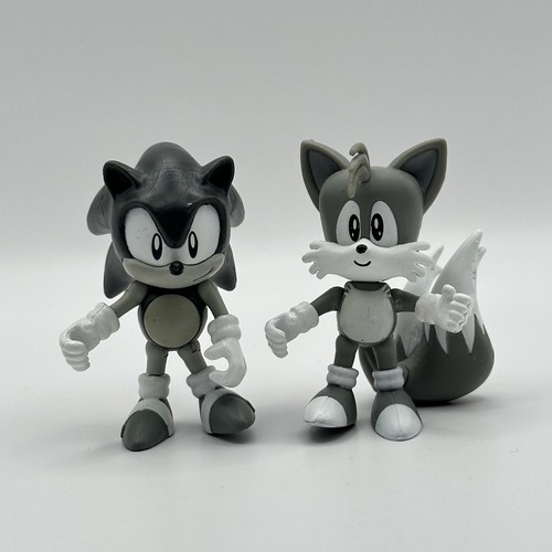 Tomy black white sonic - &,