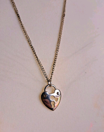 Silver tone heart - tone, padlock