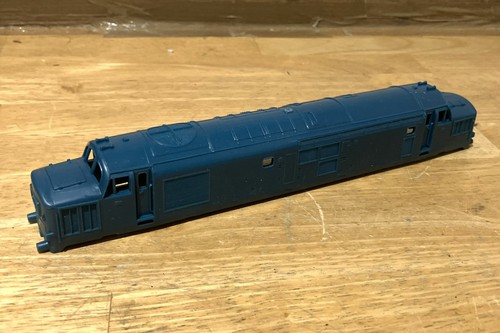 Hornby gauge class 37 - hornby, oo