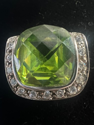 Cushion cut peridot gemstone - gemstone, w