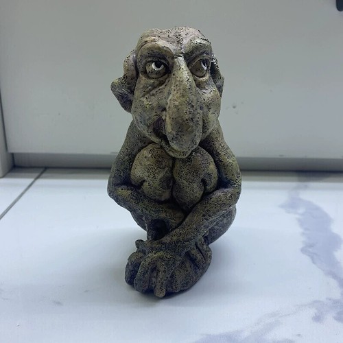 Gargoyle statue sculpture - statue,