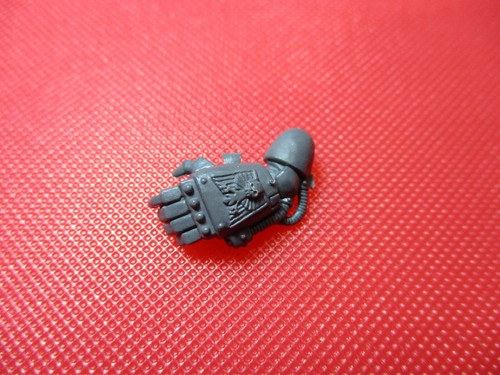 Warhammer 40k space marine - space,
