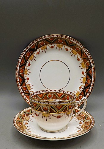 Antique imari pattern trio - antique/,