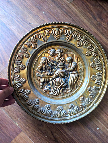 Embossed brass wall plate - brass,