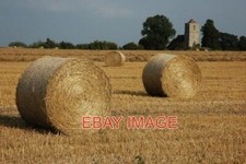 PHOTO  STRAW BALES AND PENDOCK