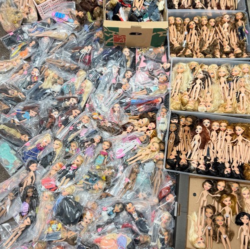 Bratz doll collection 300 - bratz,