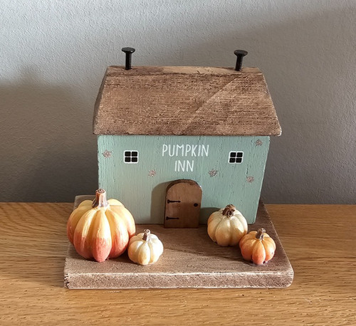 Pumpkin inn wooden - pumpkin,