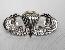 US ARMY AIRBORNE PARATROOPER