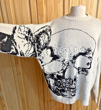 Oversized cream skull knitted