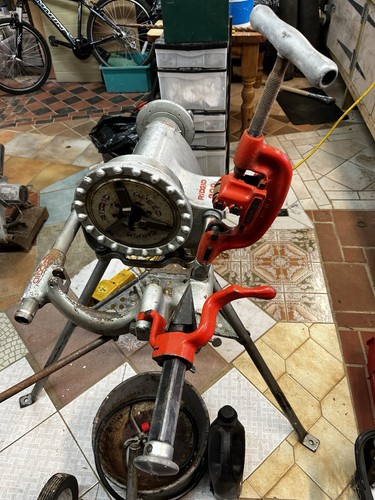 Rigid 300 pipe threader - rigid,