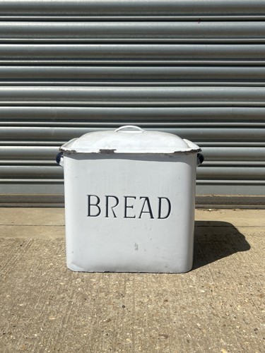 Vintage white enamel metal - white,
