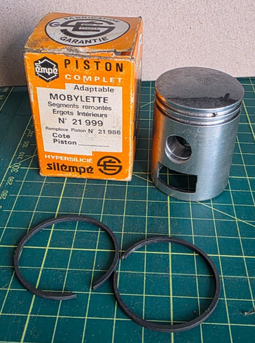 Piston raleigh mobylette - piston,