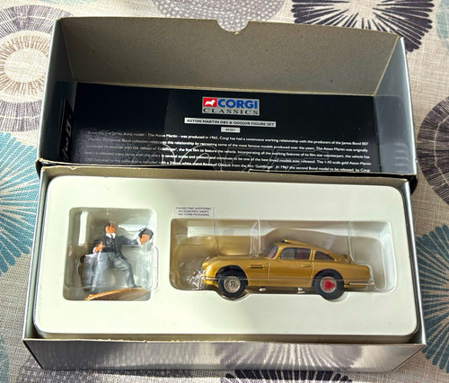 Corgi james bond collection - james,
