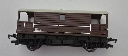 Hornby 20t brake van - van, sr55925