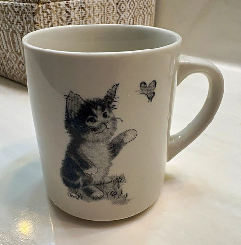 White ceramic cat pictorial - white,
