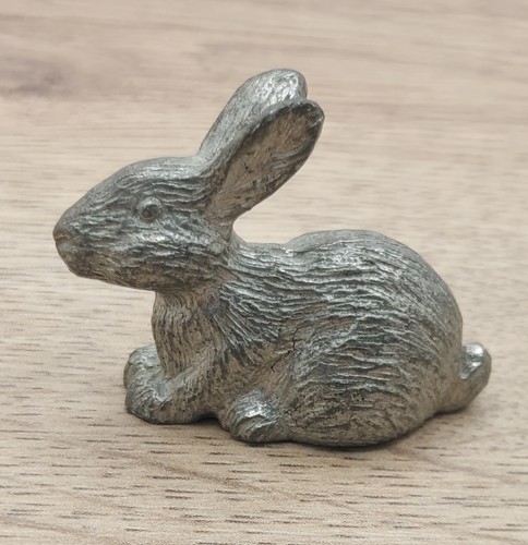 Merlin pewter minature rabbit - merlin,