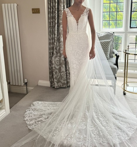 Pronovias wedding dress - pronovias,